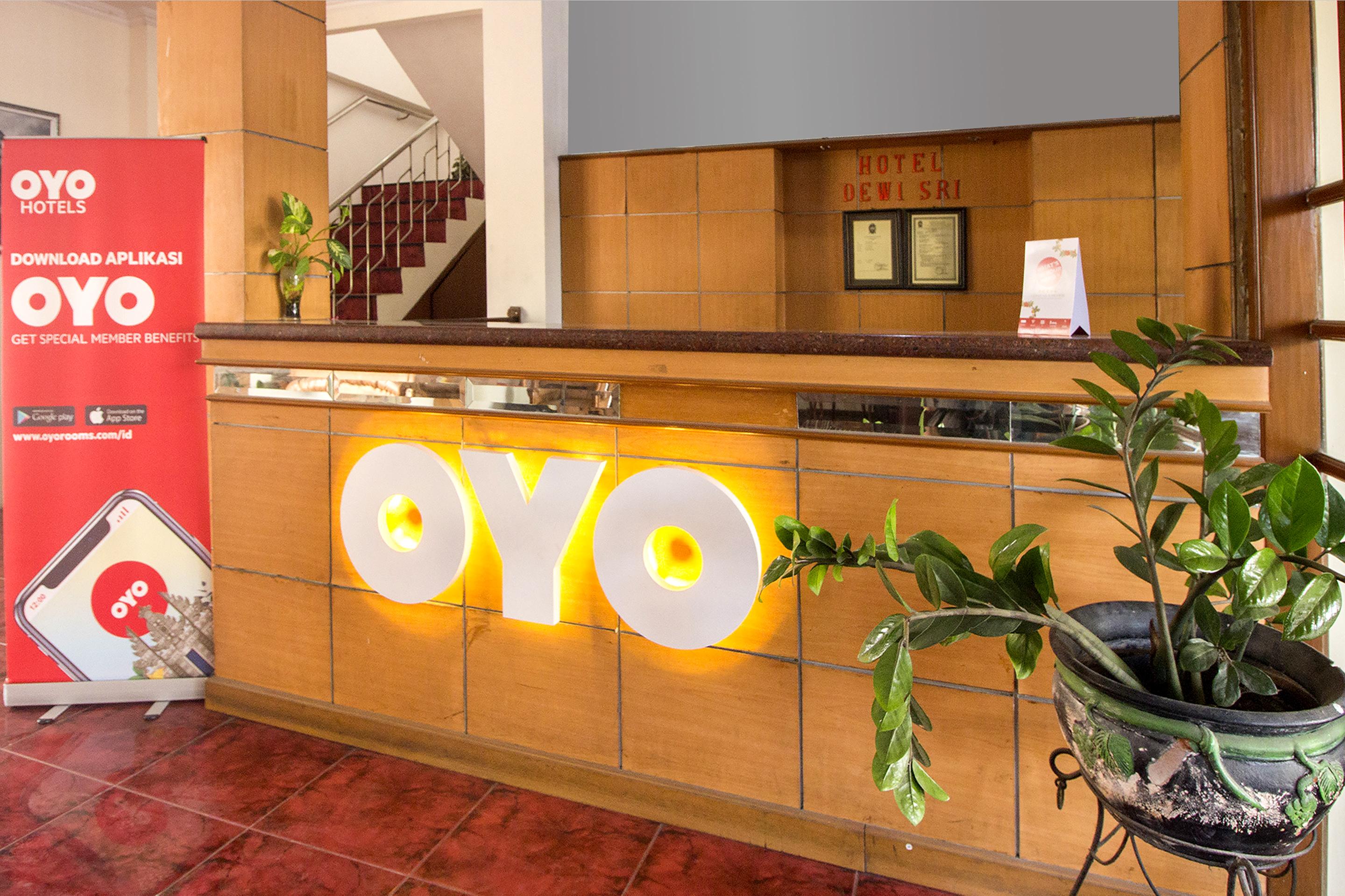 Super Oyo 759 Hotel Dewi Sri Yogyakarta Exterior photo