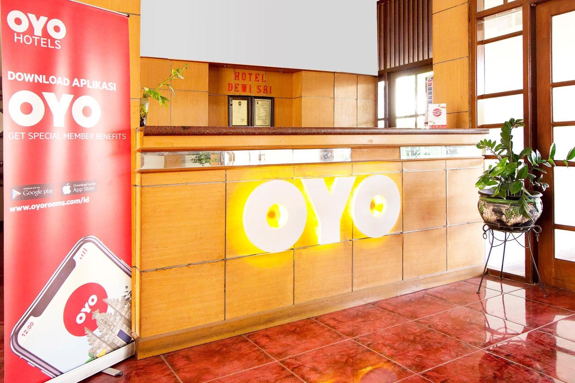 Super Oyo 759 Hotel Dewi Sri Yogyakarta Exterior photo