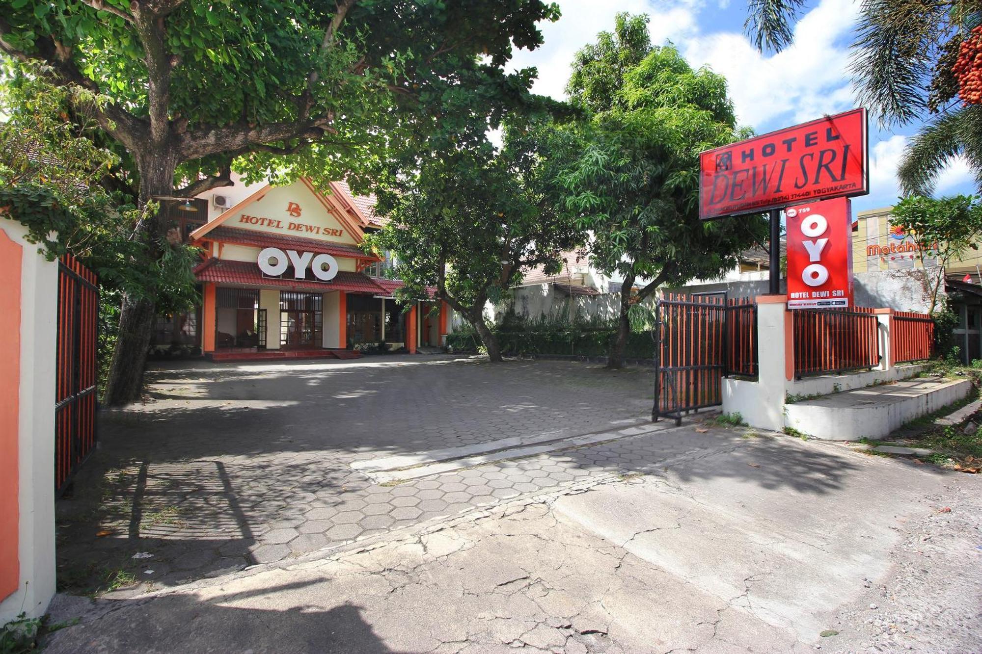 Super Oyo 759 Hotel Dewi Sri Yogyakarta Exterior photo